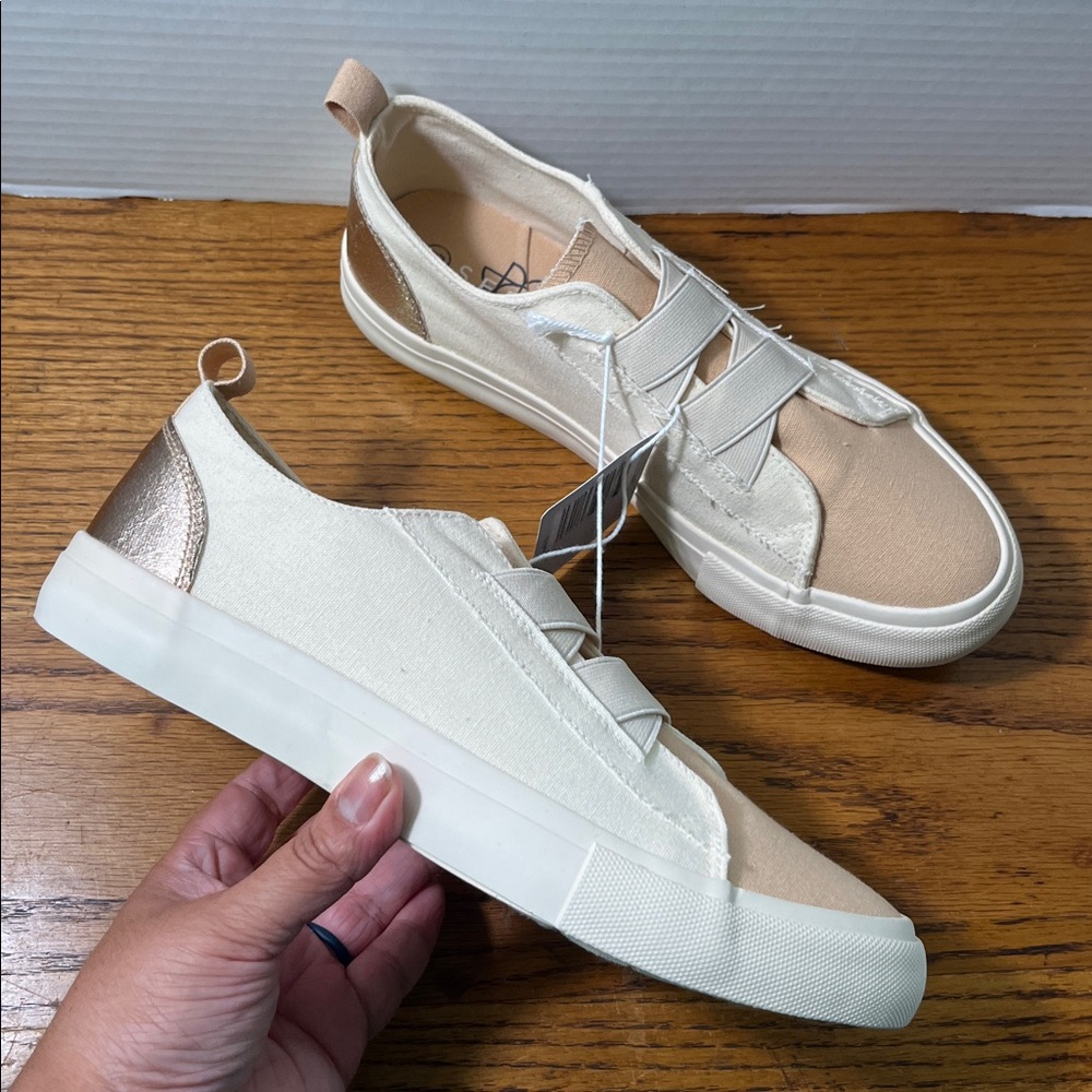NWT Serra Ladies Canvas Sneakers Beige Cream Bronze Casual Slip on Shoes Size 8